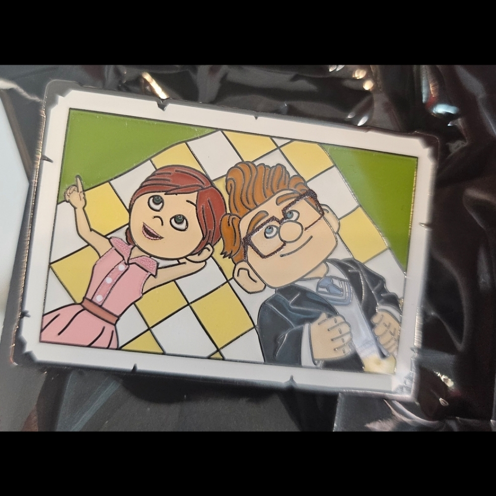 Disney Loungefly Ellie & Carl picnic pin